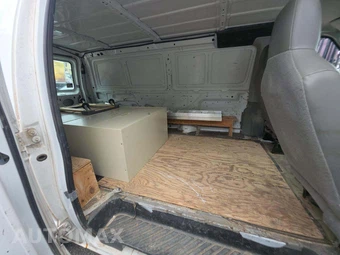 2013 Ford E-150 Commercial Cargo Van 138.0" WB - miniatura 16