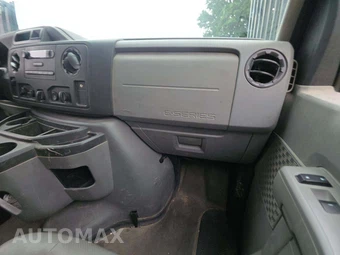 2013 Ford E-150 Commercial Cargo Van 138.0" WB - miniatura 19