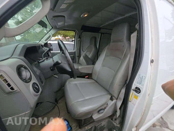 2013 Ford E-150 Commercial Cargo Van 138.0" WB - miniatura 6