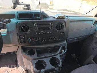 2013 Ford E-150 Wagon XL 138.0" WB - miniatura 10