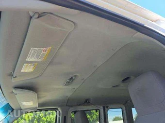 2013 Ford E-150 Wagon XL 138.0" WB - miniatura 11