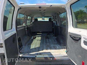 2013 Ford E-150 Wagon XL 138.0" WB - miniatura 13