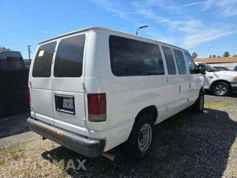 2013 Ford E-150 Wagon XL 138.0" WB - miniatura 3