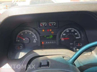 2013 Ford E-150 Wagon XL 138.0" WB - miniatura 9
