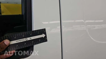 2013 Ford E-250 Commercial Cargo Van 138.0" WB - miniatura 31