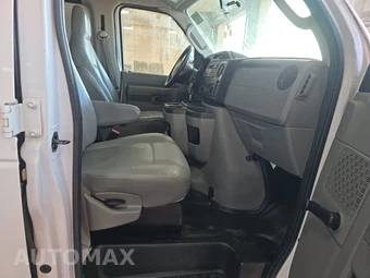 2013 Ford E-250 Commercial Cargo Van 138.0" WB - miniatura 8