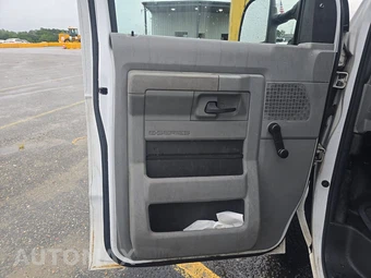 2013 Ford E-250 Commercial Cargo Van 138.0" WB – miniatura 9