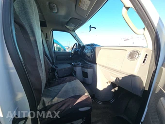 2013 Ford E-250 Commercial Cargo Van 138.0" WB – miniatura 8