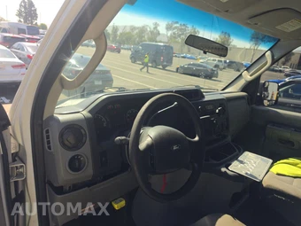 2013 Ford E-250 Commercial Cargo Van 138.0" WB – miniatura 11