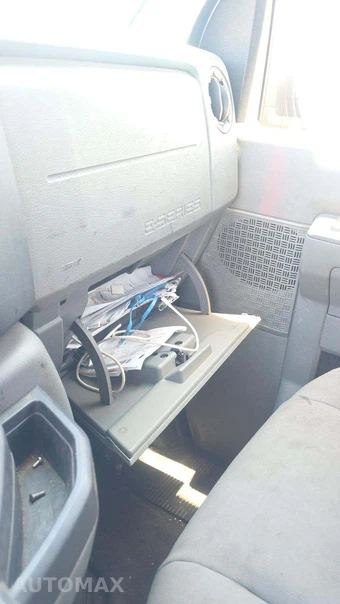 2013 Ford E-250 Commercial Cargo Van 138.0" WB – miniatura 36