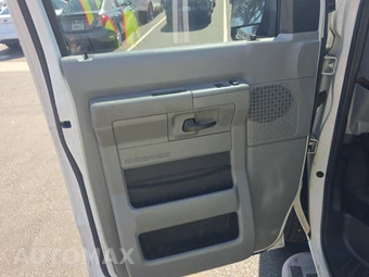 2013 Ford E-250 Commercial Cargo Van 138.0" WB – miniatura 9