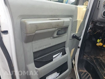 2013 Ford E-250 Commercial Cargo Van 138.0" WB - miniatura 32