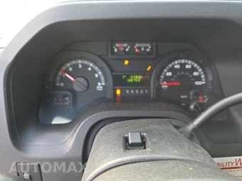 2013 Ford E-250 Commercial Cargo Van 138.0" WB – miniatura 12