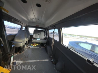 2013 Ford E-250 Commercial Cargo Van 138.0" WB – miniatura 13