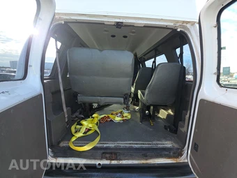 2013 Ford E-250 Commercial Cargo Van 138.0" WB – miniatura 17