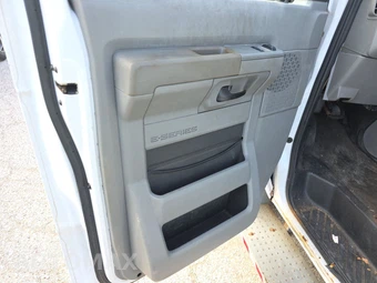 2013 Ford E-250 Commercial Cargo Van 138.0" WB – miniatura 9