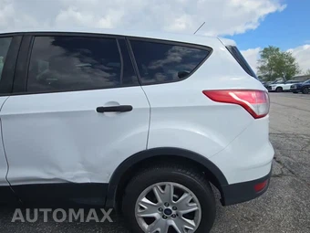 2013 Ford Escape S – miniatura 3
