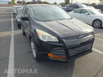 2013 Ford Escape S – miniatura 3