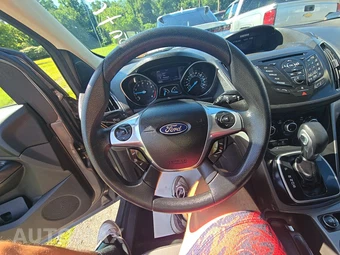 2013 Ford Escape SE – miniatura 10