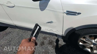 2013 Ford Escape SEL – miniatura 22