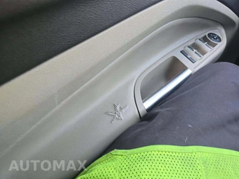 2013 Ford Escape SEL – miniatura 21