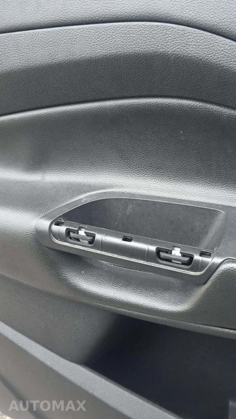 2013 Ford Escape Titanium – miniatura 35