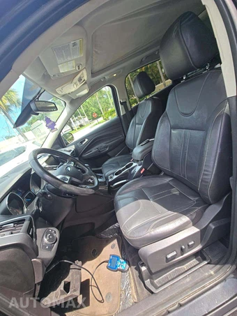 2013 Ford Escape Titanium – miniatura 3
