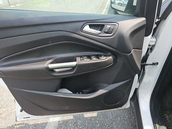2013 Ford Escape Titanium – miniatura 9