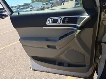 2013 Ford Explorer XLT – miniatura 9
