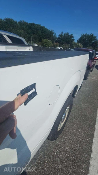 2013 Ford F-150 XL Regular Cab Medium Bed – miniatura 17