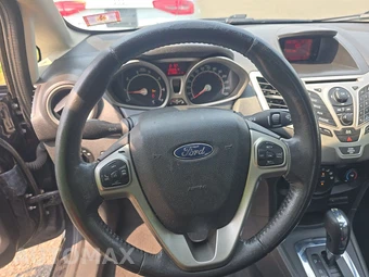 2013 Ford Fiesta SE Hatchback – miniatura 10