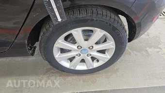 2013 Ford Fiesta SE Hatchback – miniatura 21