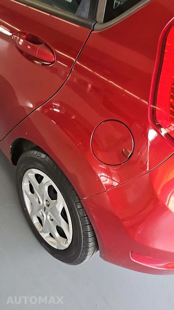 2013 Ford Fiesta SE Hatchback – miniatura 19
