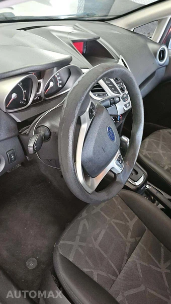 2013 Ford Fiesta SE Hatchback – miniatura 23