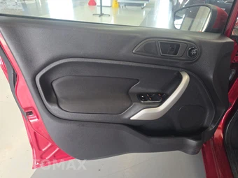 2013 Ford Fiesta SE Hatchback – miniatura 9