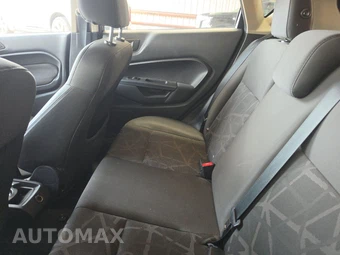 2013 Ford Fiesta SE Hatchback - miniatura 13