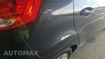 2013 Ford Fiesta SE Hatchback - miniatura 23