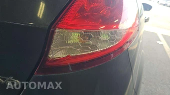 2013 Ford Fiesta SE Hatchback - miniatura 28