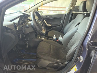 2013 Ford Fiesta SE Hatchback - miniatura 7