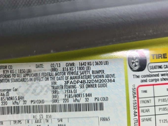2013 Ford Fiesta SE Sedan – miniatura 2
