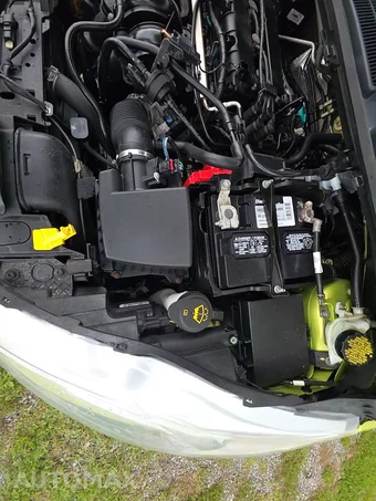 2013 Ford Fiesta SE Sedan – miniatura 22