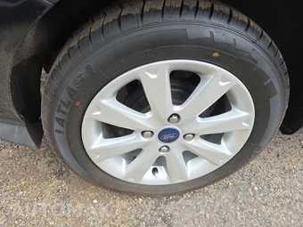 2013 Ford Fiesta SE Sedan – miniatura 10
