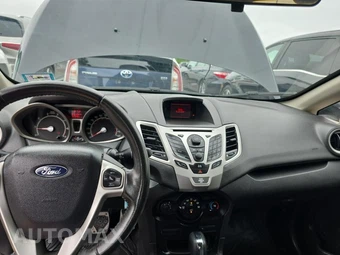 2013 Ford Fiesta SE Sedan – miniatura 14