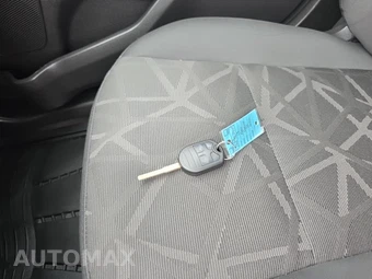 2013 Ford Fiesta SE Sedan – miniatura 21