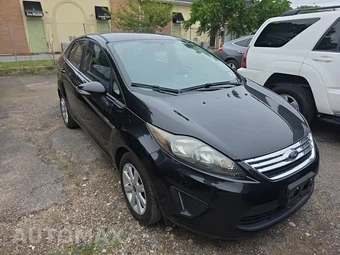 2013 Ford Fiesta SE Sedan – miniatura 3