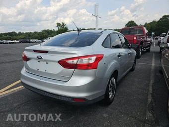 2013 Ford Focus S Sedan – miniatura 4