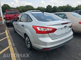 2013 Ford Focus S Sedan – miniatura 6