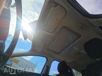 2013 Ford Focus SE Hatchback - miniatura 11