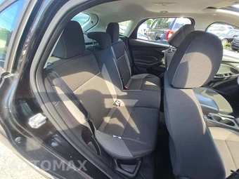 2013 Ford Focus SE Hatchback - miniatura 16