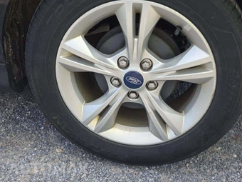 2013 Ford Focus SE Hatchback - miniatura 27